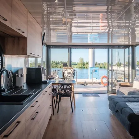 Hausboot Puentenel - Stationaer - Traumhafte Auf Dem Wasser Tolkamer